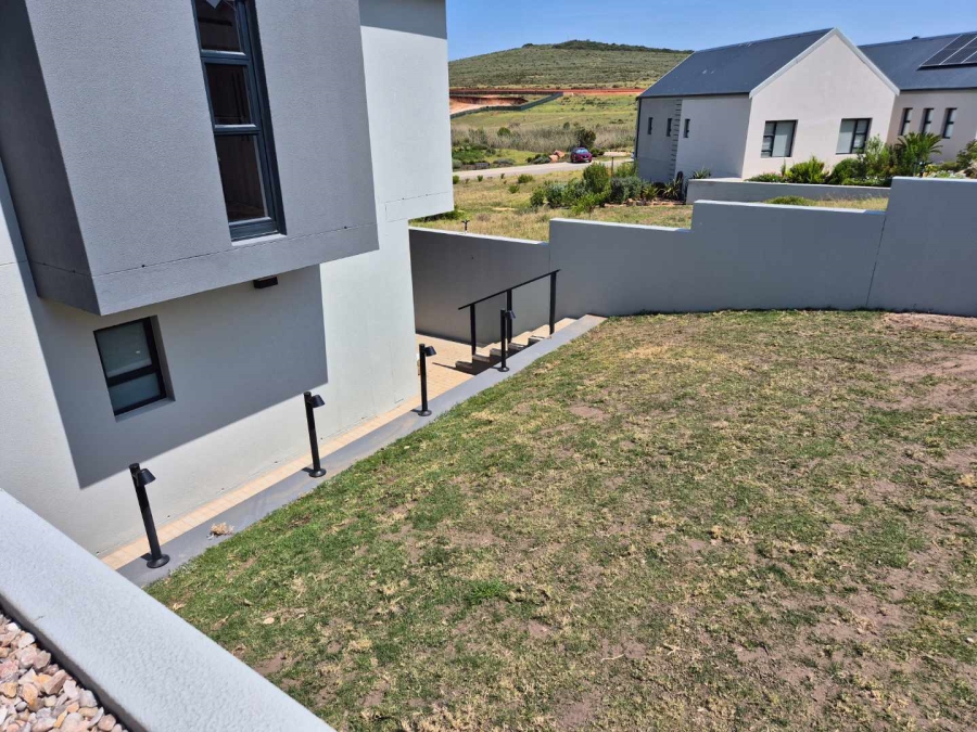 4 Bedroom Property for Sale in Outeniquasbosch Western Cape